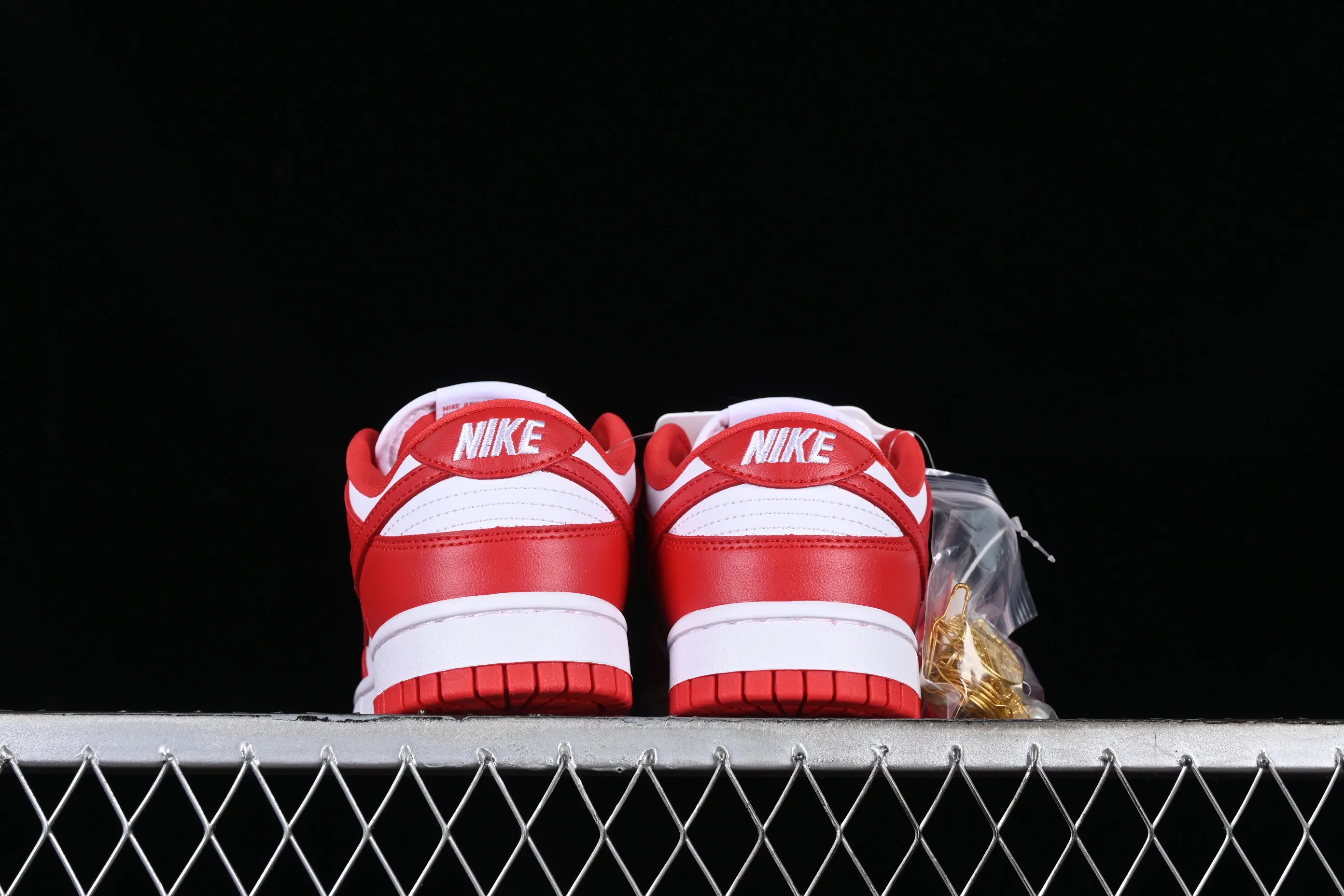 All Categories Nk SB Dunk Series Nk SB Dunk Low Low-top Sneakers N Version Nk Dunk Low SB "University Red" 卍Celebration Days White-Red Dunk Series Low-top Casual Sports Skateboard Shoes CU1727-100